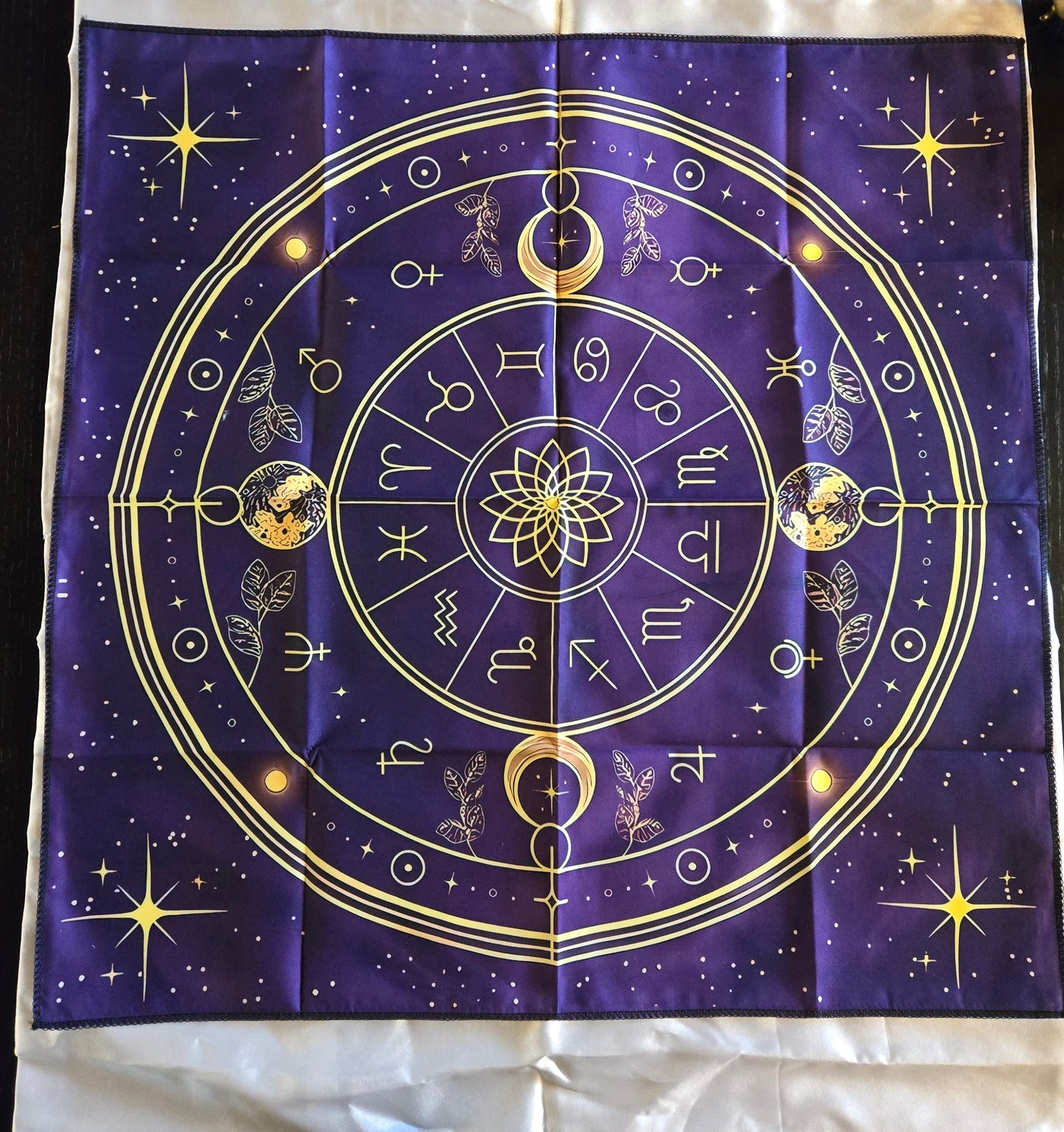 Tissu autel tarot astrologie zodiaque violet or - nappe divination oracle