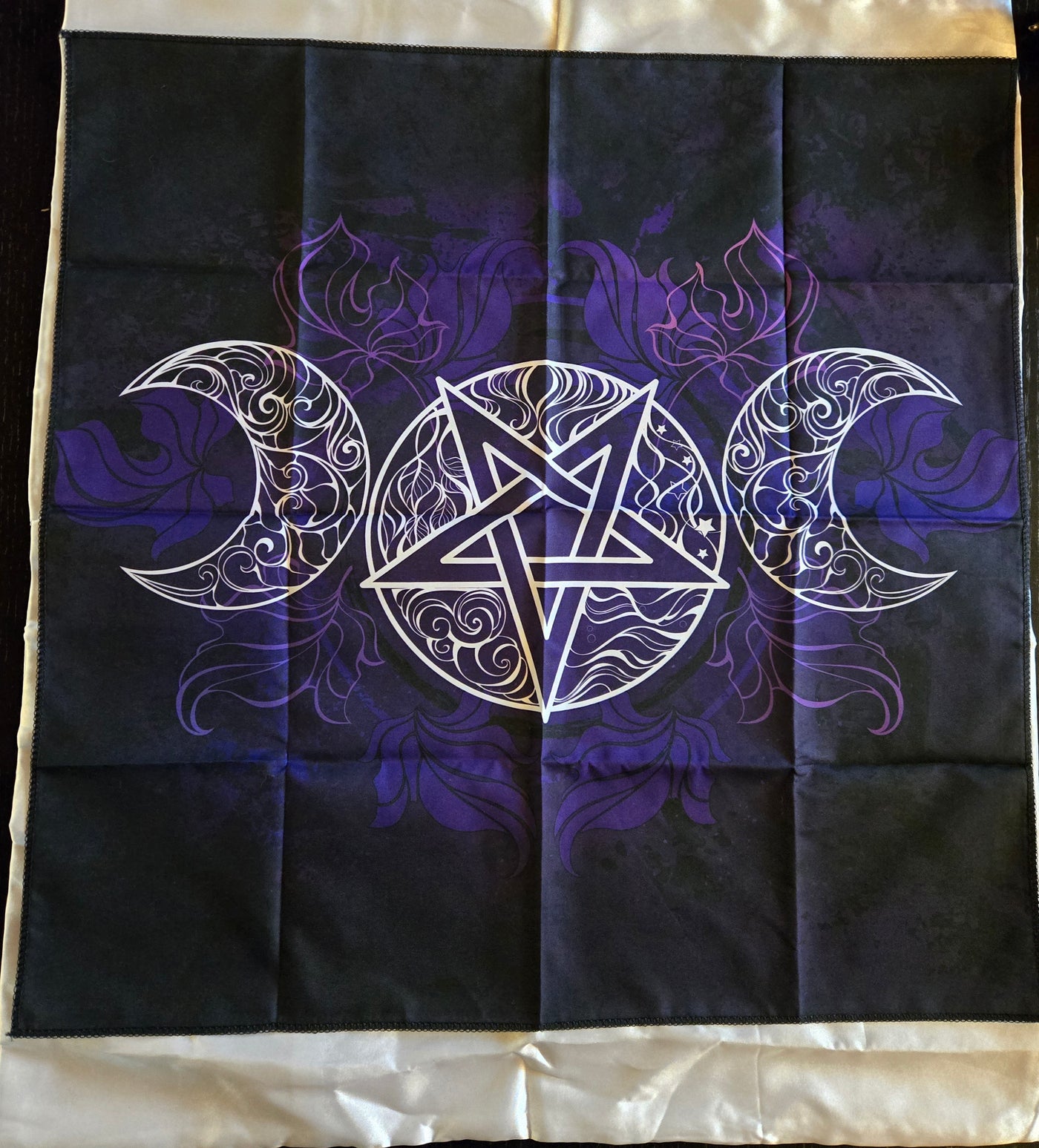 Tissu autel wicca triple lune pentacle - nappe rituel protection déesse